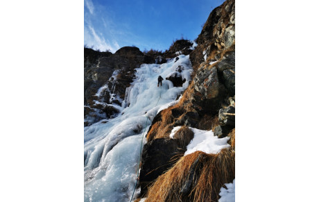 RETOUR WEEK-END CASCADE DE GLACE 2023